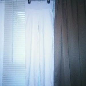 Stretchy fitted white slacks ❣️